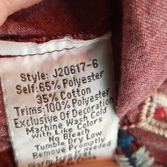 Johnny Was cold shoulder embroidered v neck top - Picture 5 of 9